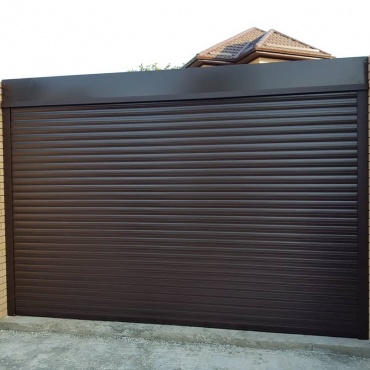 Въездные гаражные рулонные ворота 2700x2700